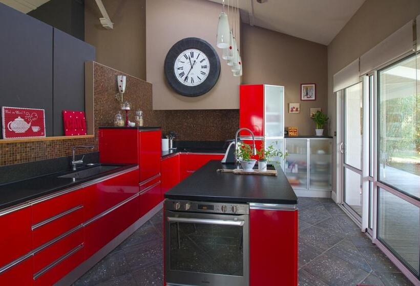 مبيت وإفطار Le Temps Des Hôtes