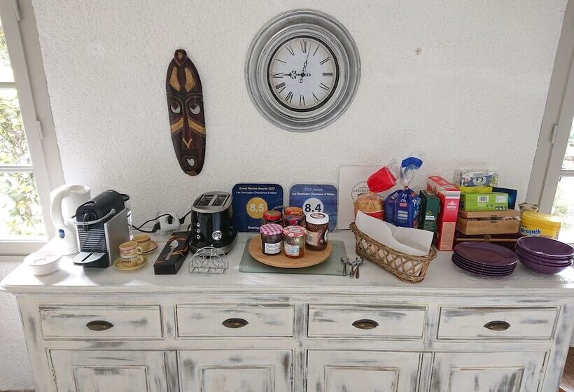 مبيت وإفطار Les Montades Chambres D Hôtes