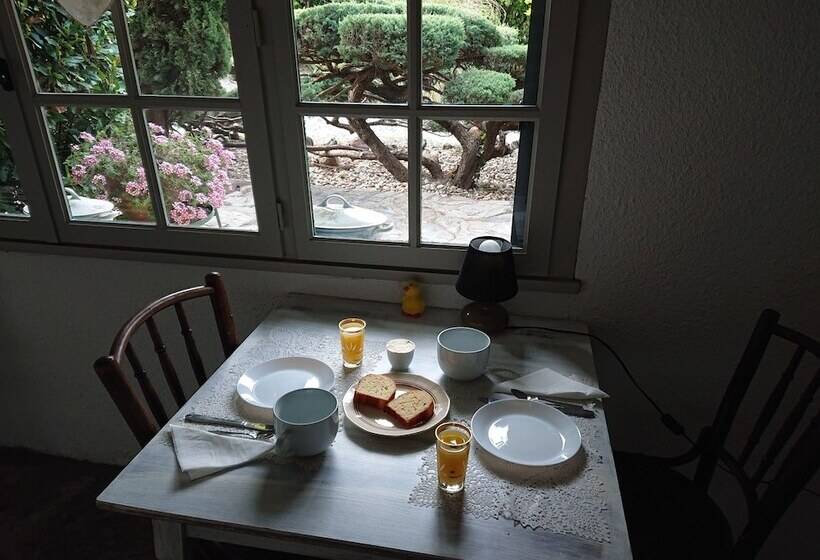 مبيت وإفطار Les Montades Chambres D Hôtes