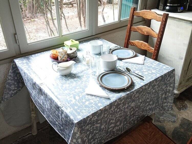 مبيت وإفطار Les Montades Chambres D Hôtes