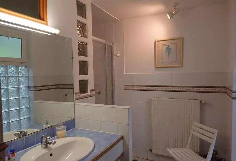 ベッドアンドブレックファースト Les Montades Chambres D Hôtes