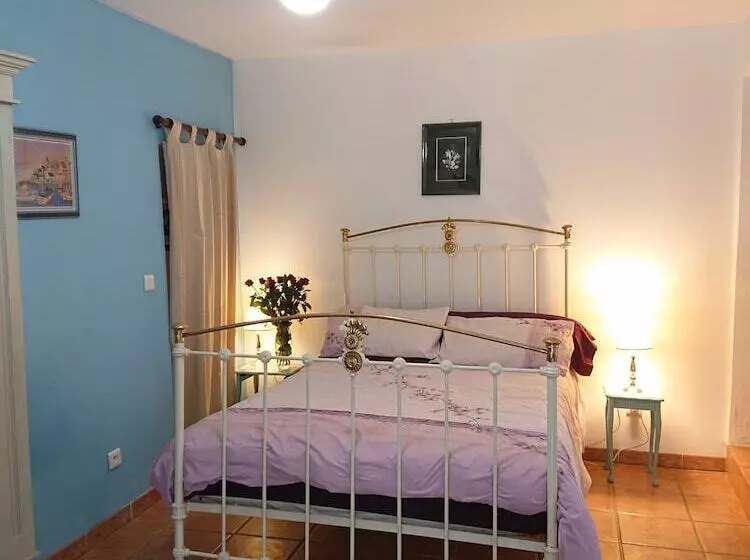 ベッドアンドブレックファースト Les Montades Chambres D Hôtes
