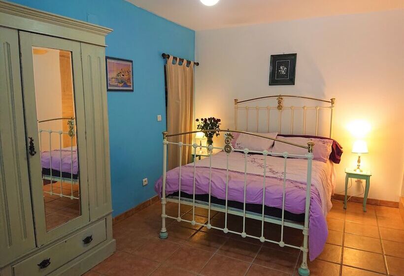 مبيت وإفطار Les Montades Chambres D Hôtes