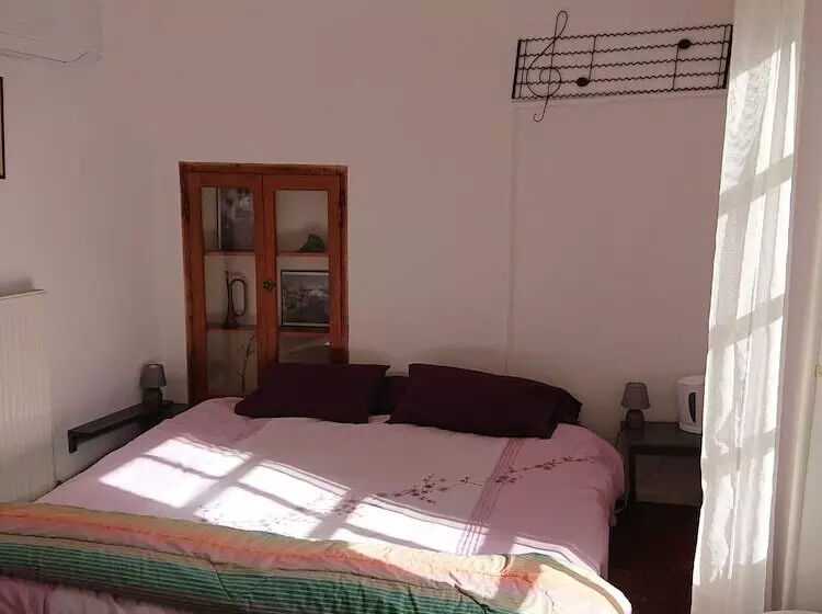 ベッドアンドブレックファースト Les Montades Chambres D Hôtes