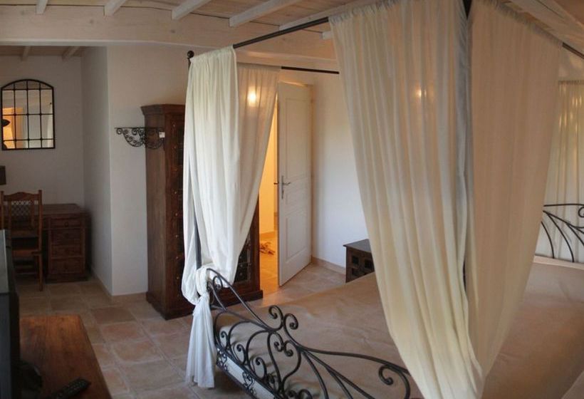 مبيت وإفطار Mas Dansavan Chambres D Hôtes