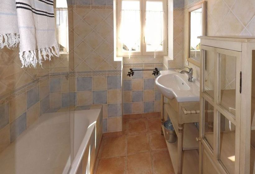 مبيت وإفطار Mas Dansavan Chambres D Hôtes