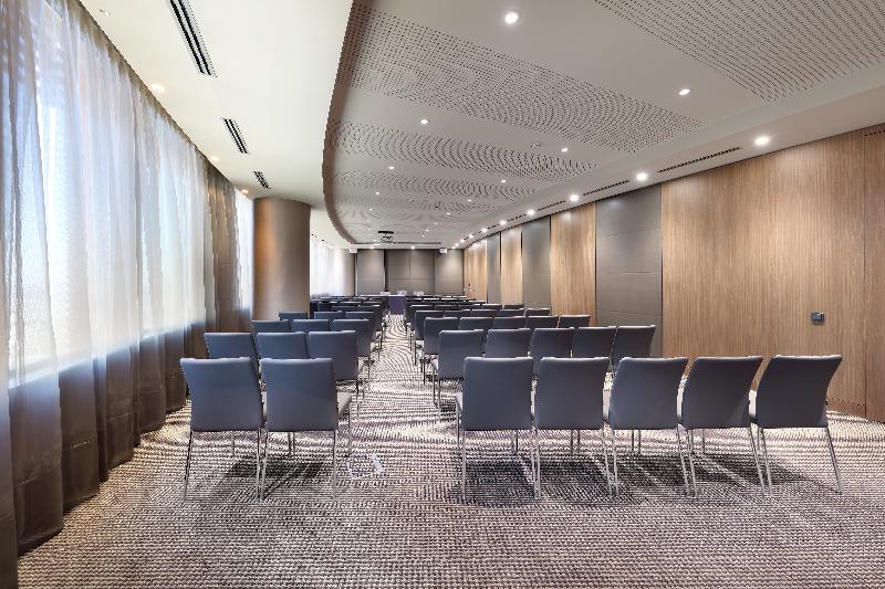 هتل Eurostars Torre Sevilla