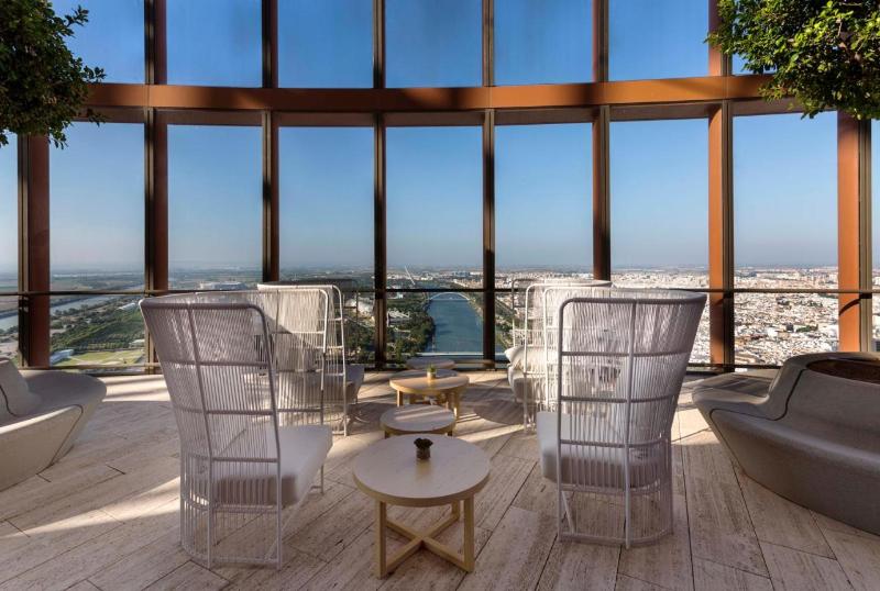 هتل Eurostars Torre Sevilla