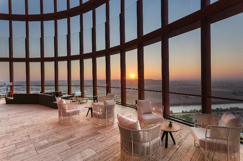 هتل Eurostars Torre Sevilla