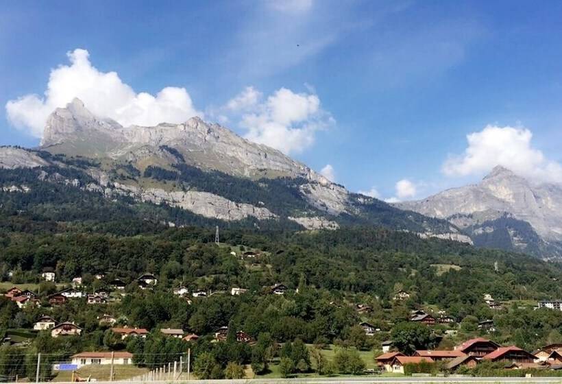 בית מלון כפרי Le Bouchon Des Aravis