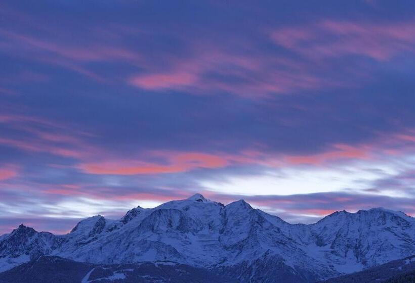 Отель Le Charvet