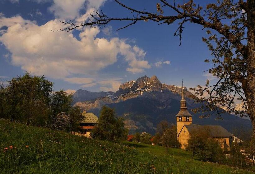 Отель Le Charvet