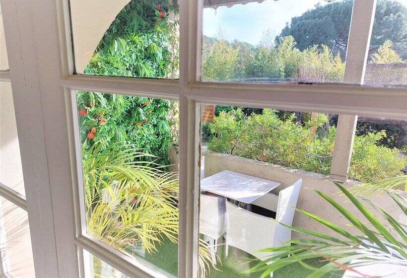 Отель Les Jardins De Bormes, Sauna & Jacuzzi