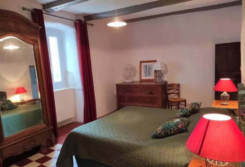 ホテル Logis Hôtel Restaurant Gîte La Bastide Du Vébron