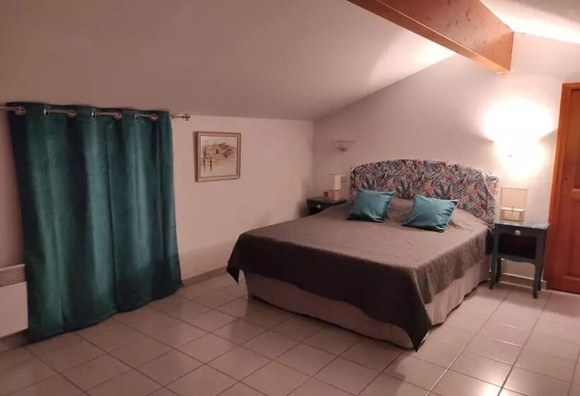 ホテル Logis Hôtel Restaurant Gîte La Bastide Du Vébron