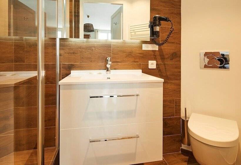 Hotel Logis Hôtel La Chaize