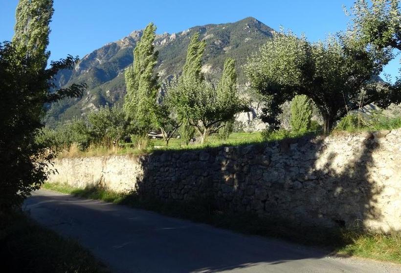 בית מלון כפרי Les Barnieres