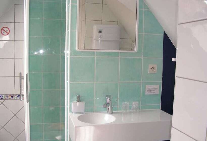 تختخواب و صبحانه A La Maison Du Héron