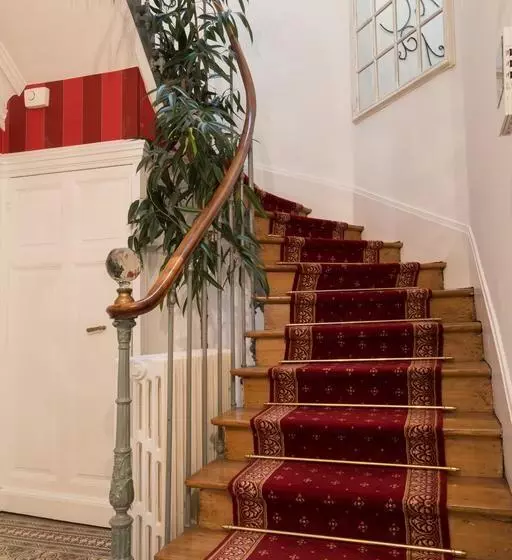 تختخواب و صبحانه La Villa De La Paix