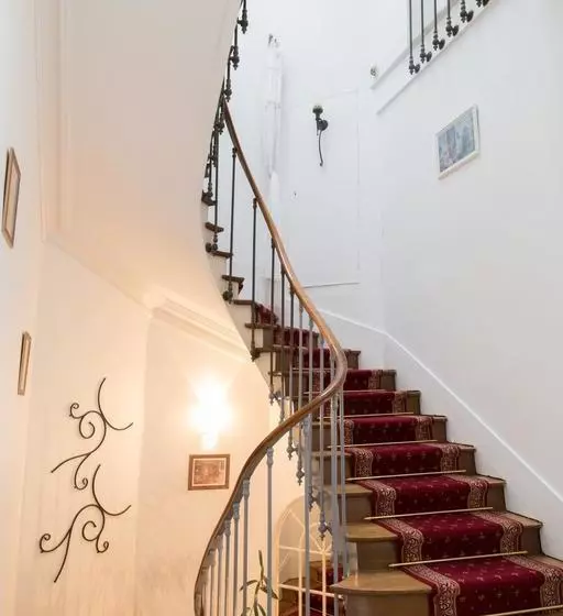 تختخواب و صبحانه La Villa De La Paix