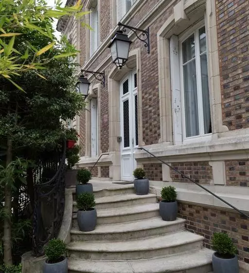 تختخواب و صبحانه La Villa De La Paix