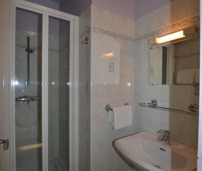 تختخواب و صبحانه Chambres D'hôtes La Bégaudière