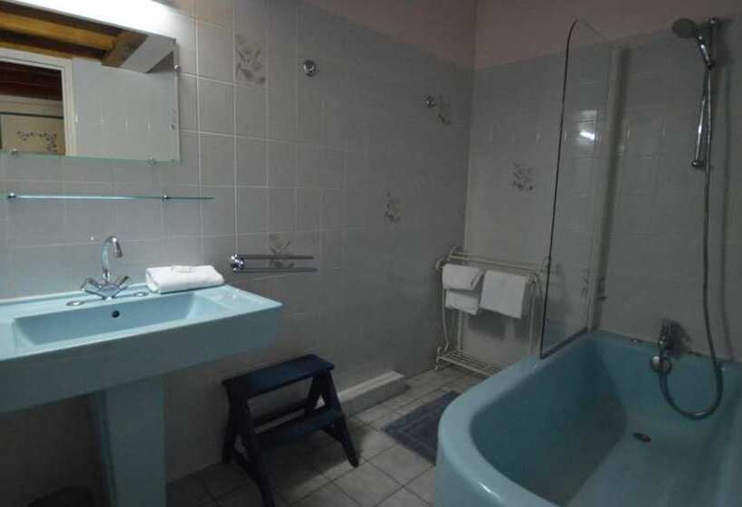 تختخواب و صبحانه Chambres D'hôtes La Bégaudière