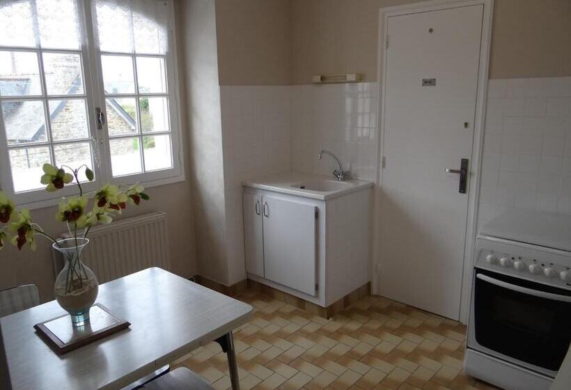 Aamiaismajoitus (B&B) Chambres D'hôtes La Mansardière