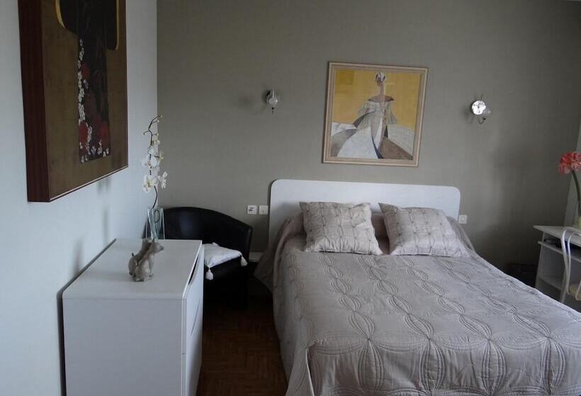 Aamiaismajoitus (B&B) Chambres D'hôtes La Mansardière