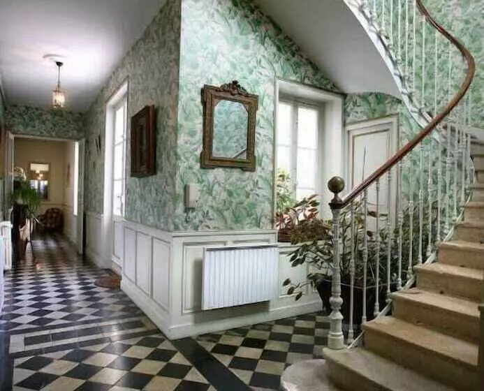 تختخواب و صبحانه Chateau Le Baudou