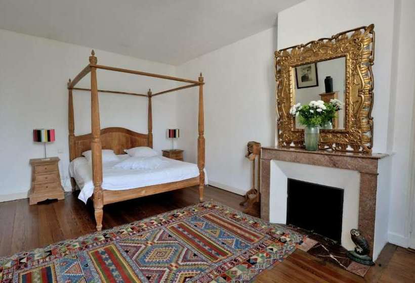 تختخواب و صبحانه Clos Des Boulevards