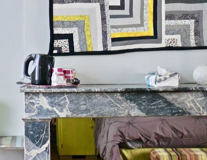 تختخواب و صبحانه Clos Des Boulevards