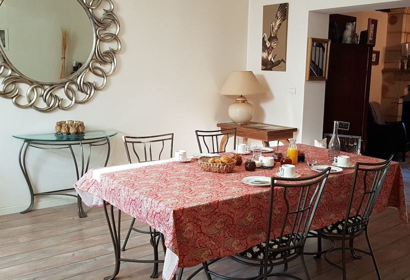 تختخواب و صبحانه Clos Des Boulevards