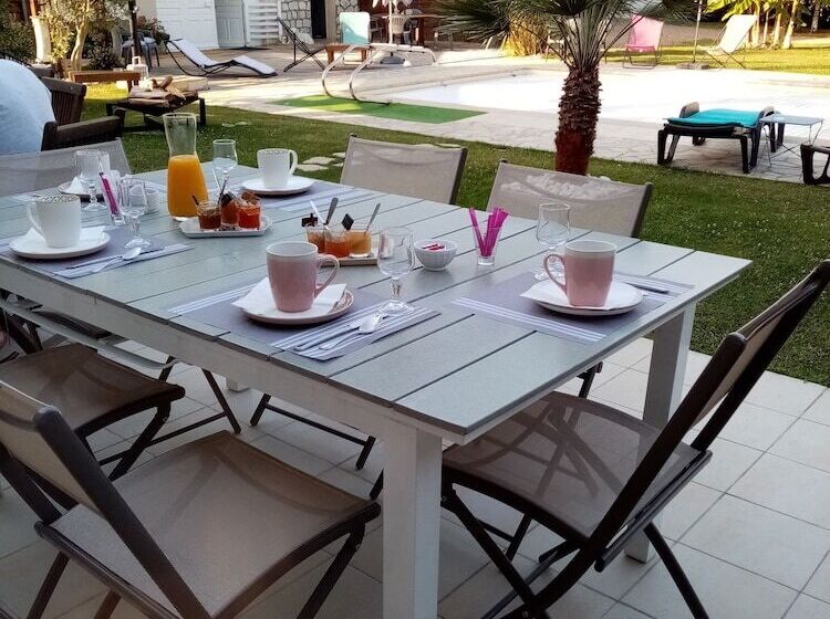 Nocleg ze śniadaniem La Girouardière