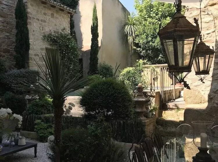 تختخواب و صبحانه La Maison Des Remparts