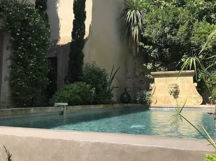 تختخواب و صبحانه La Maison Des Remparts