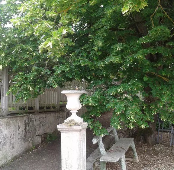ベッドアンドブレックファースト Le Clos De La Fontaine