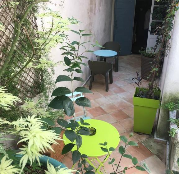 تختخواب و صبحانه Le Rayon Vert