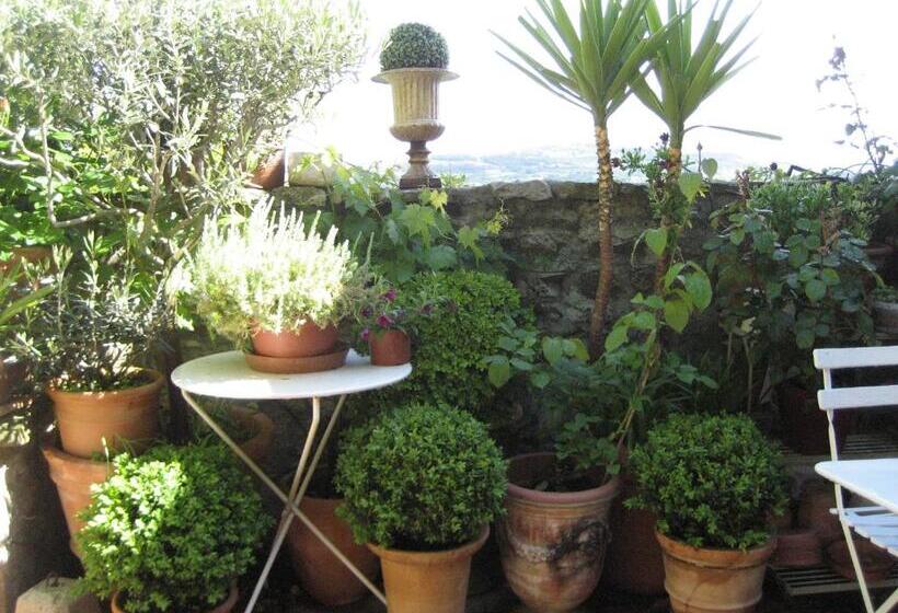 تختخواب و صبحانه Maison D Hôtes De L Evêché