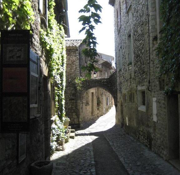 تختخواب و صبحانه Maison D Hôtes De L Evêché