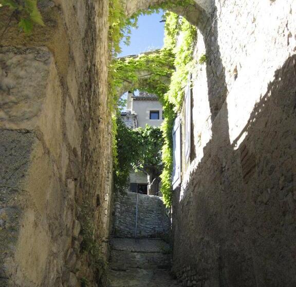 تختخواب و صبحانه Maison D Hôtes De L Evêché