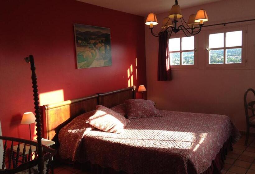 تختخواب و صبحانه Maison D Hôtes De L Evêché