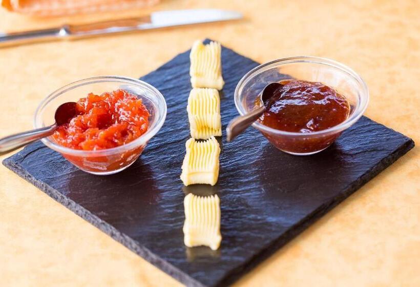 فندق Auberge Du Grand Chene