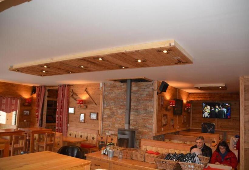 هتل Hôtel Alpis Cottia