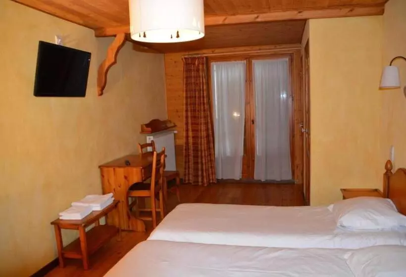 هتل Hôtel Alpis Cottia
