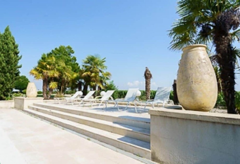 Отель Hôtel De Margaux