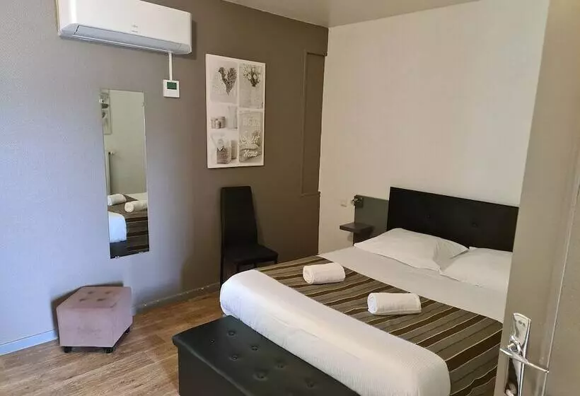 Hotelli Hôtel La Mirandole
