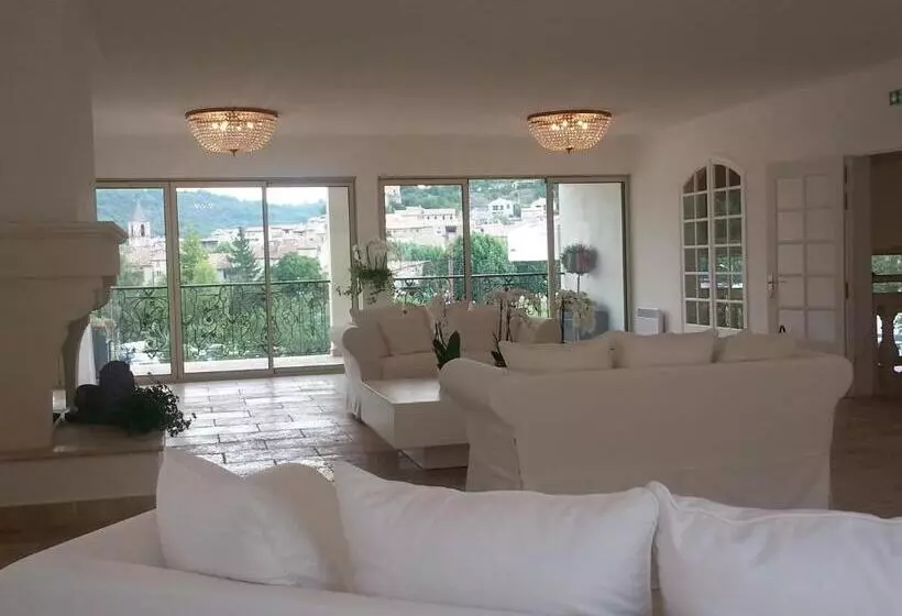 ホテル Hôtel Les Deux Lions