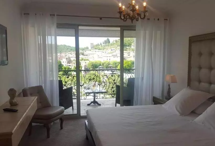 ホテル Hôtel Les Deux Lions