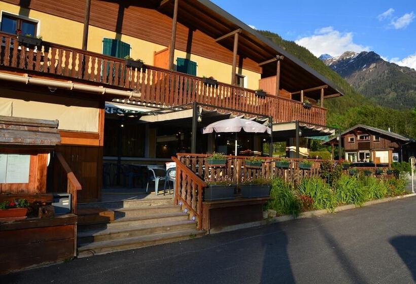 فندق Hôtel Les Dômes De Miage